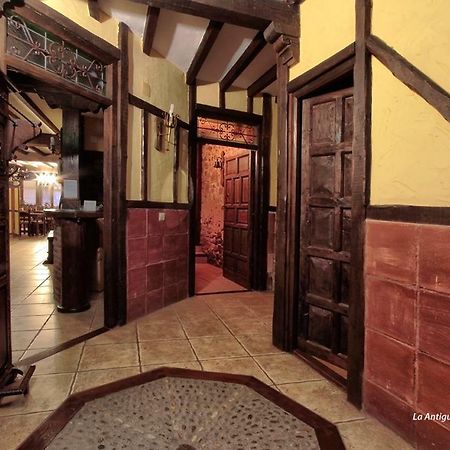 Gasthaus La Antigua Botica Pasarón Exterior foto