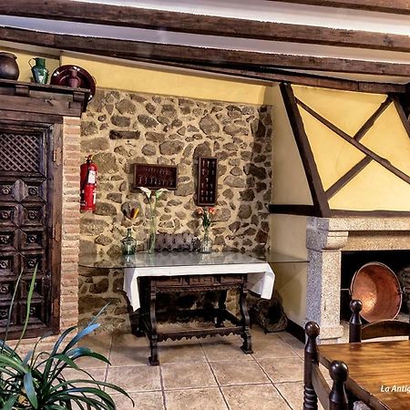 Gasthaus La Antigua Botica Pasarón Exterior foto