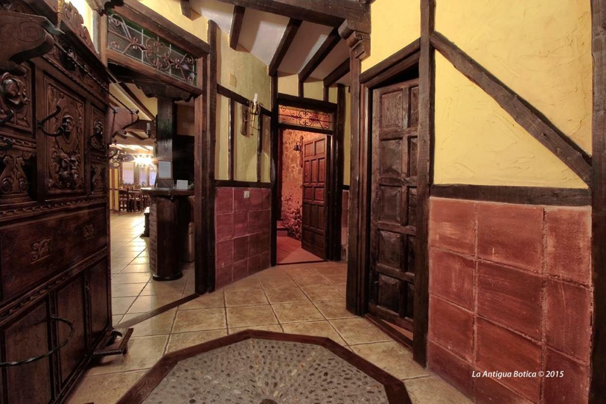 Gasthaus La Antigua Botica Pasarón Exterior foto